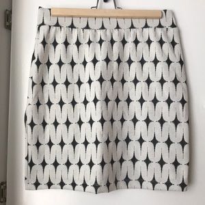 Black/White Patterned Stretch Mini Skirt Size M